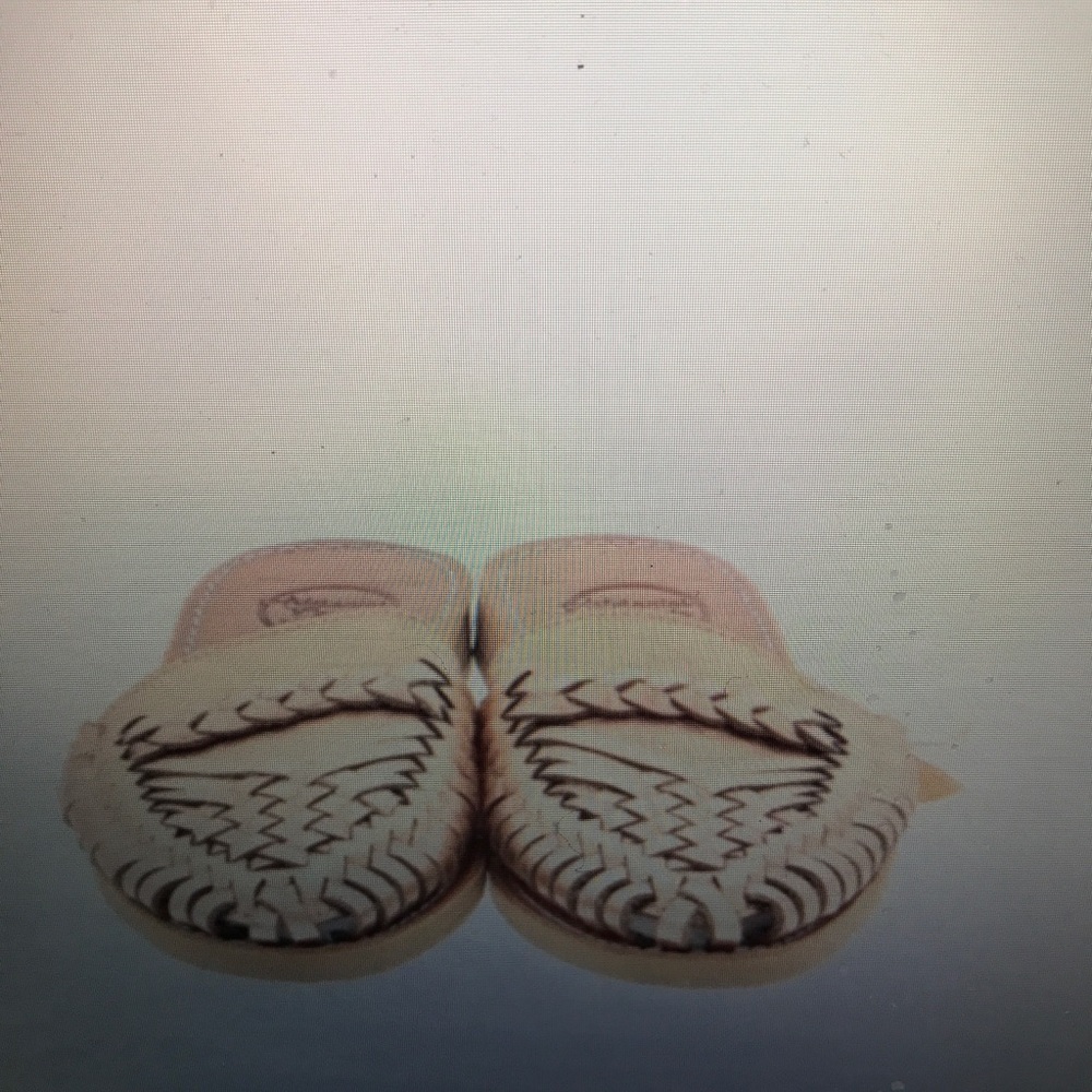 Leather metallic rose gold woven flat size 9